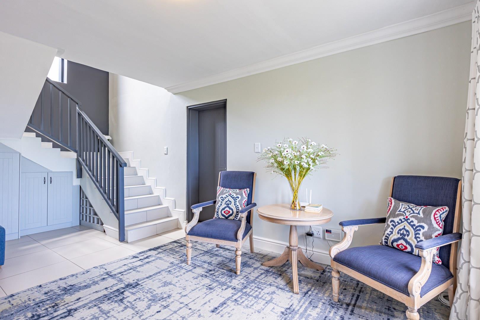 Hermanus Home with Cottage — photograph 4
