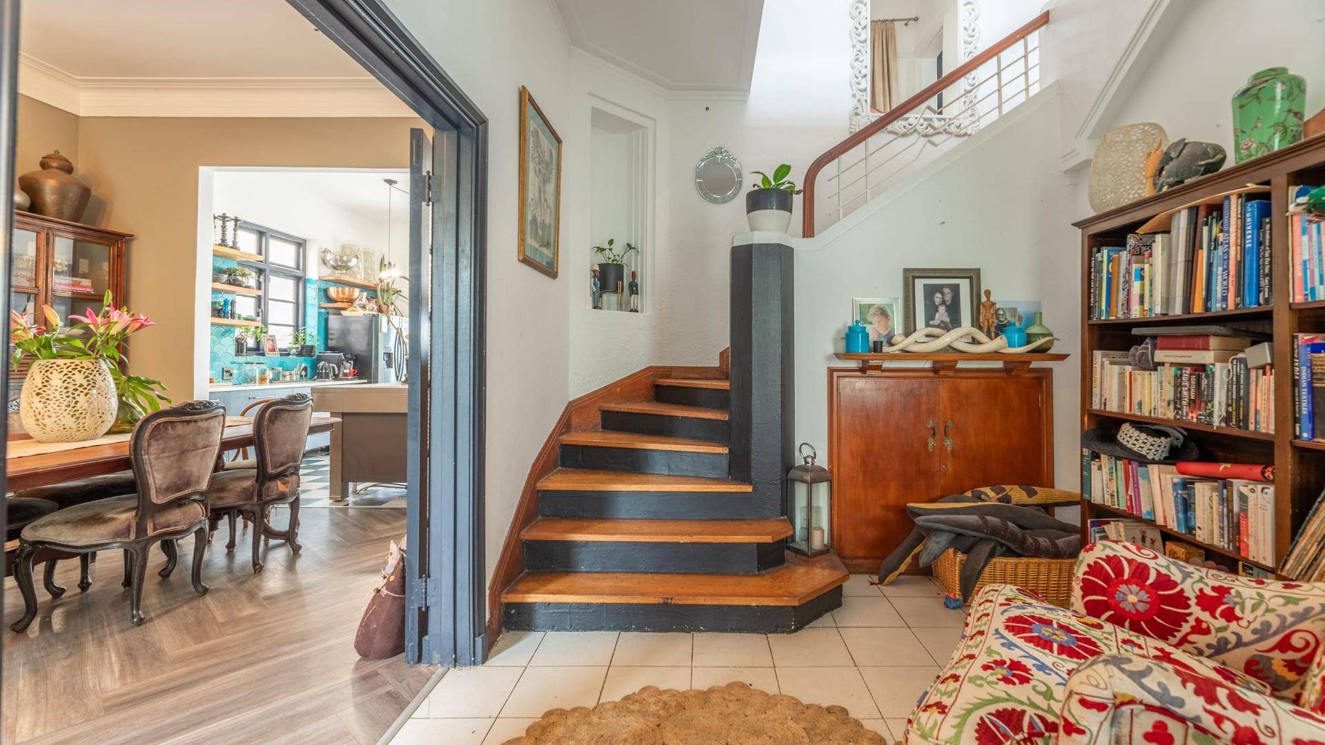 Fresnaye Art Deco House — photograph 2