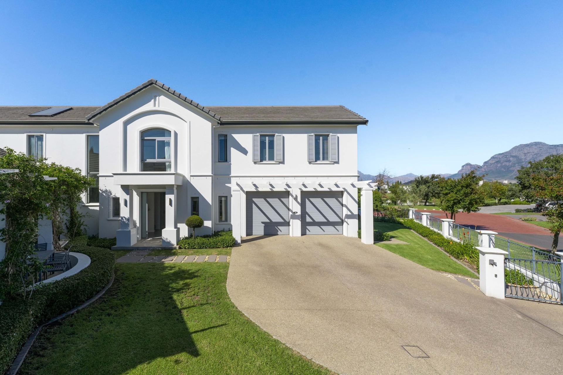 Val de Vie Lake-View Home — photograph 4