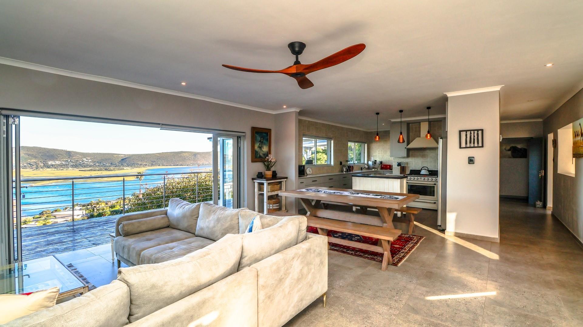 Paradise Lagoon-View Home with Flat — photograph 3