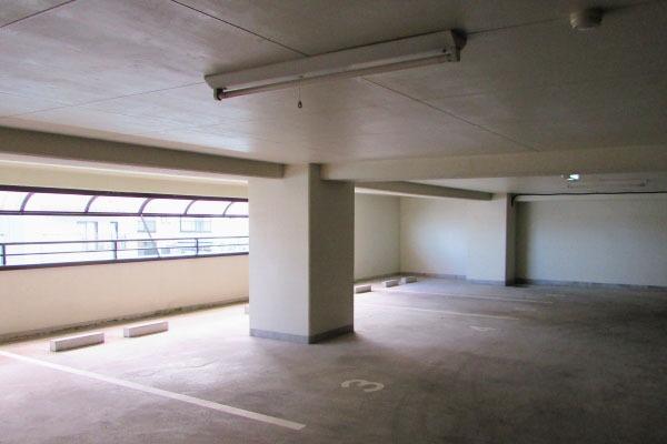 Apartment Building in Atami — photograph 5