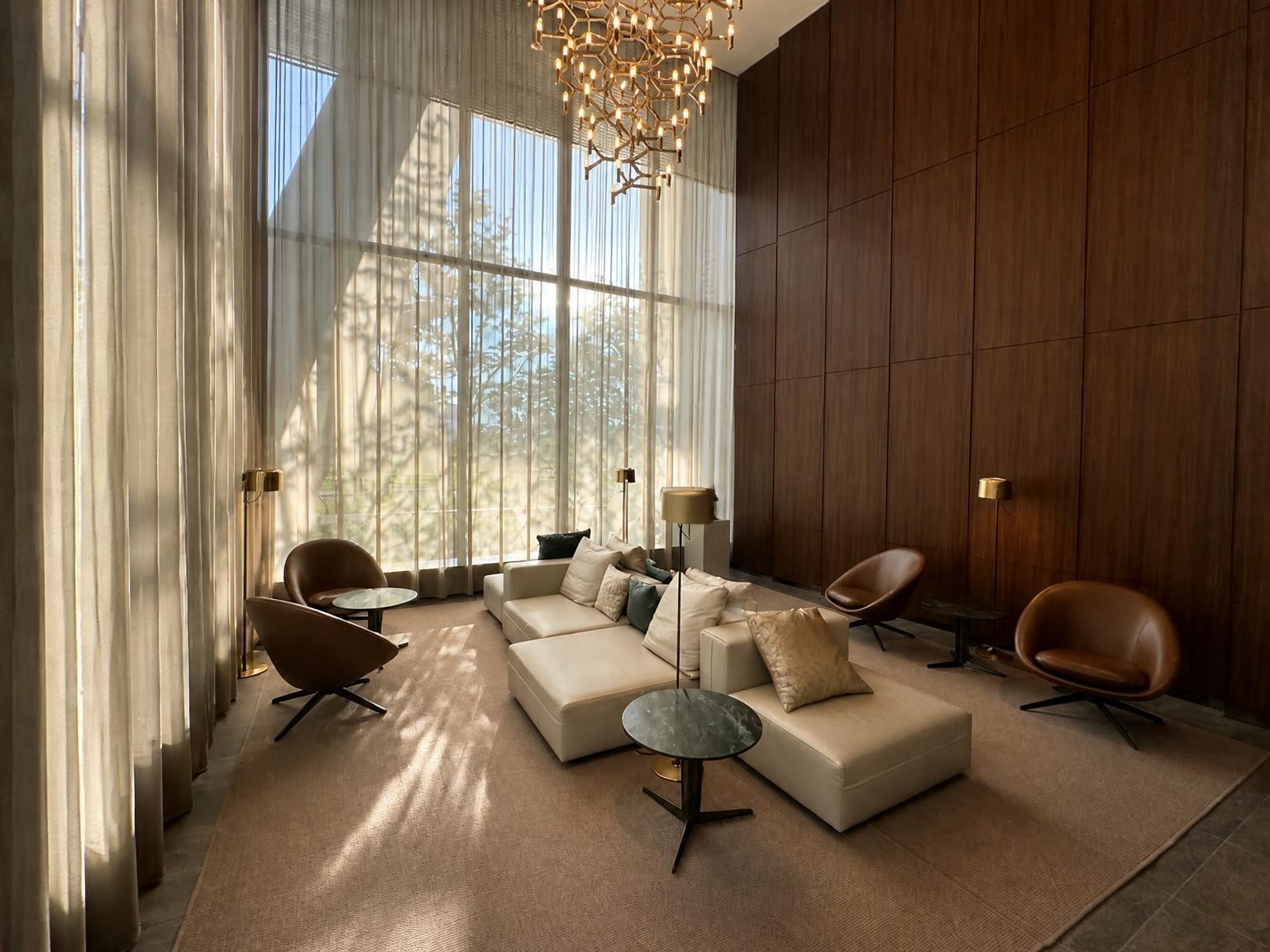 Panoramic Waterfront Tower Home in Fukuoka — photograph 2