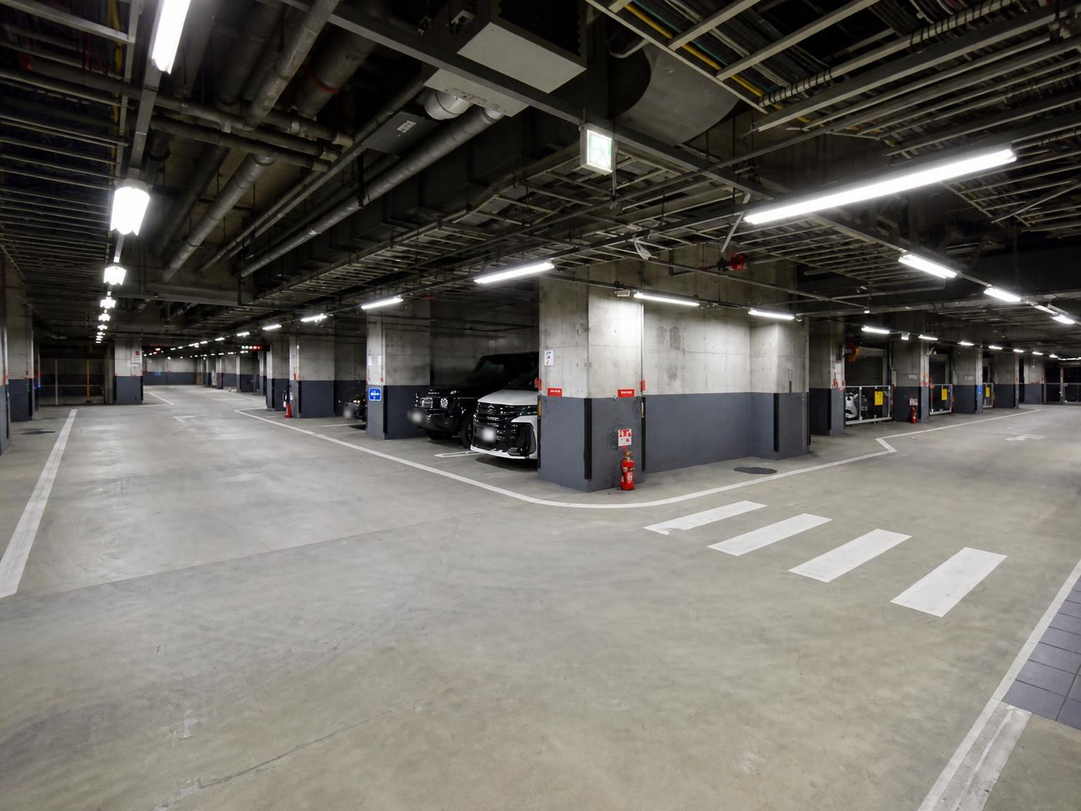 Genis Osaka EAST — photograph 3