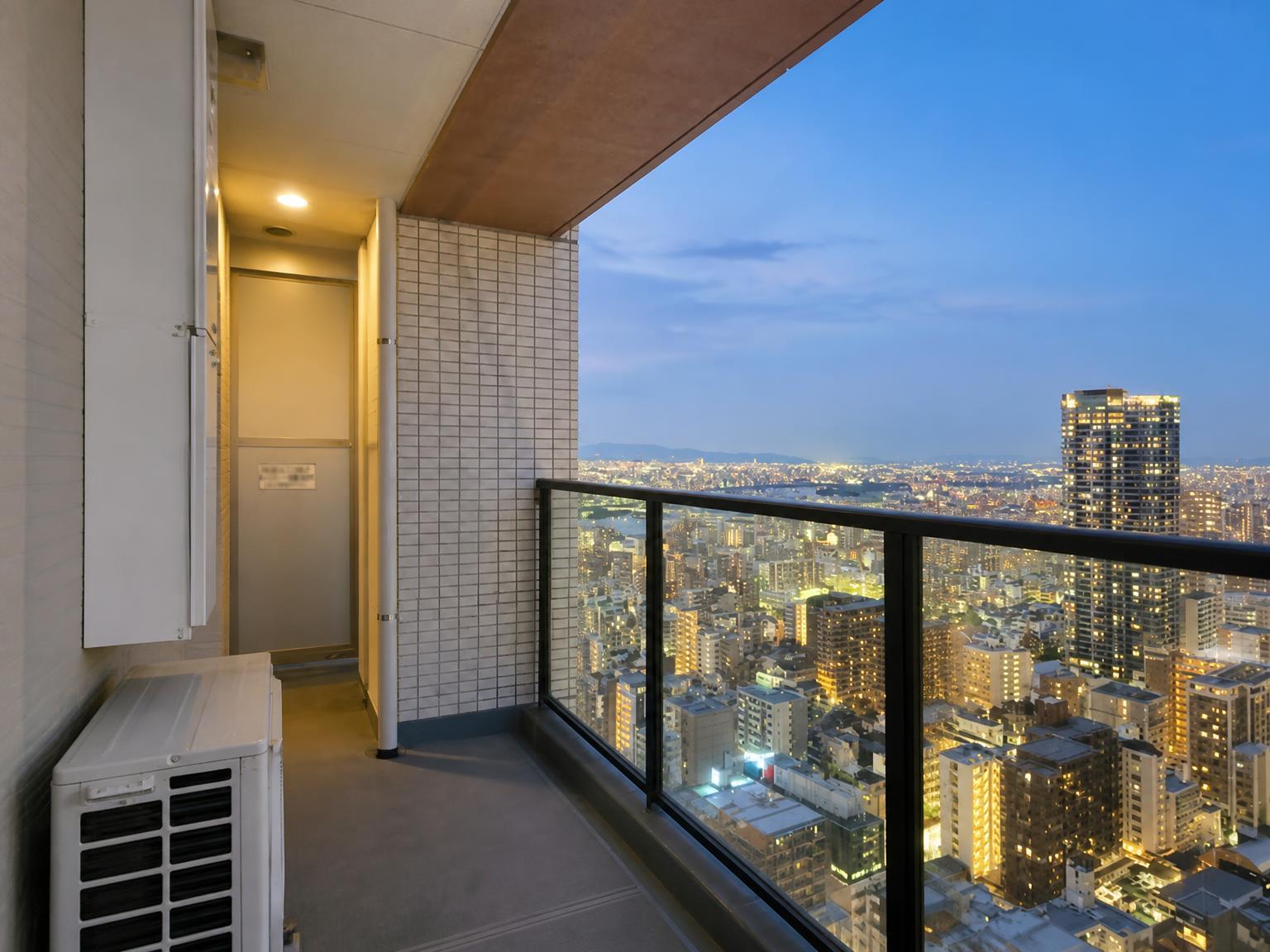 The Umeda Tower — photograph 3