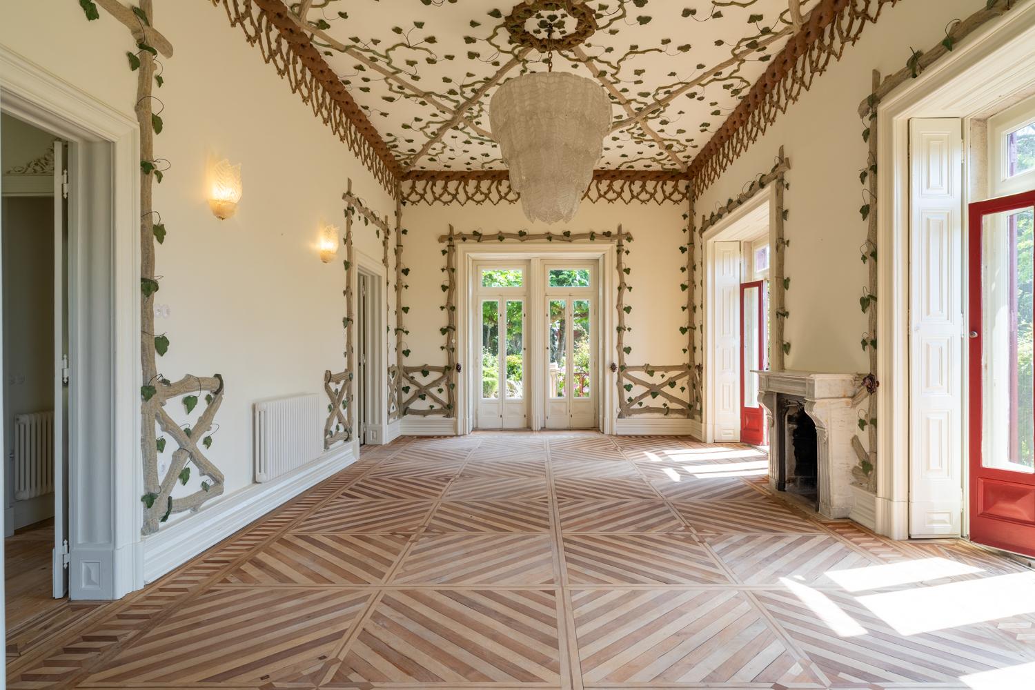4-Bedroom House in Sintra — photograph 4