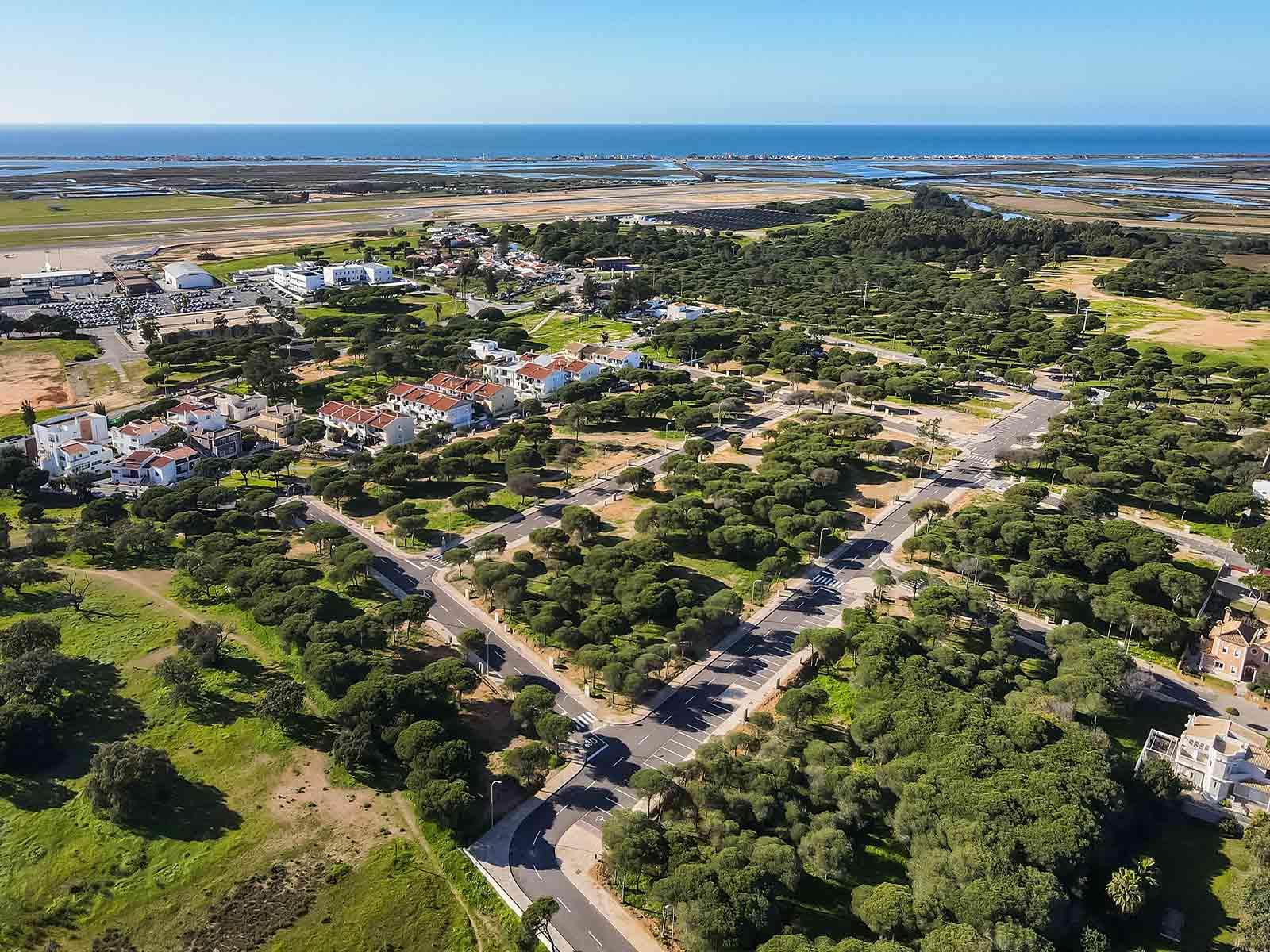 Land in Montenegro, Faro — photograph 3