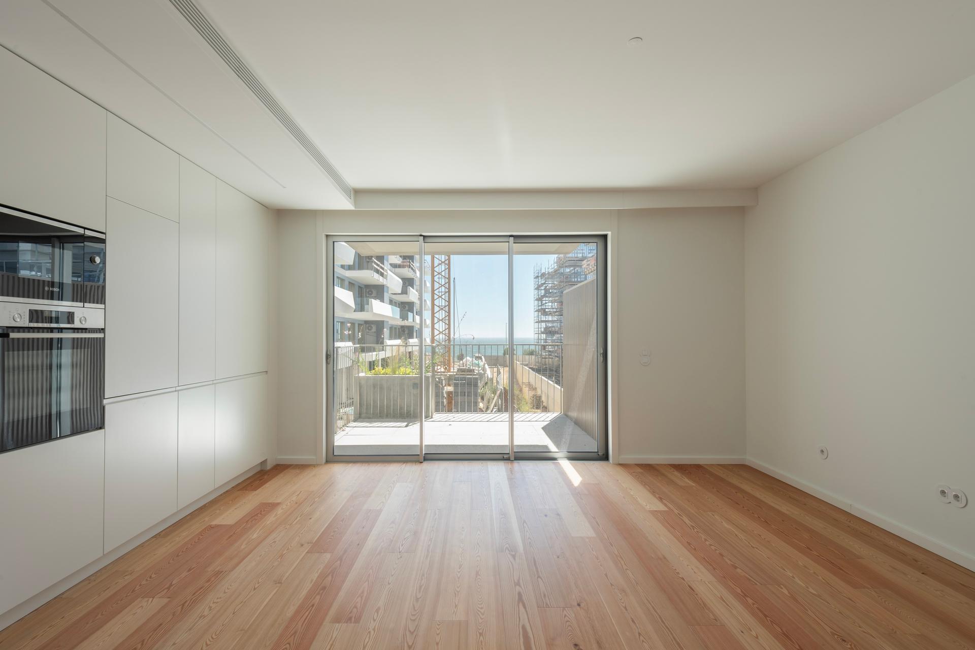 2-Bedroom Apartment in Vila Nova de Gaia — photograph 2