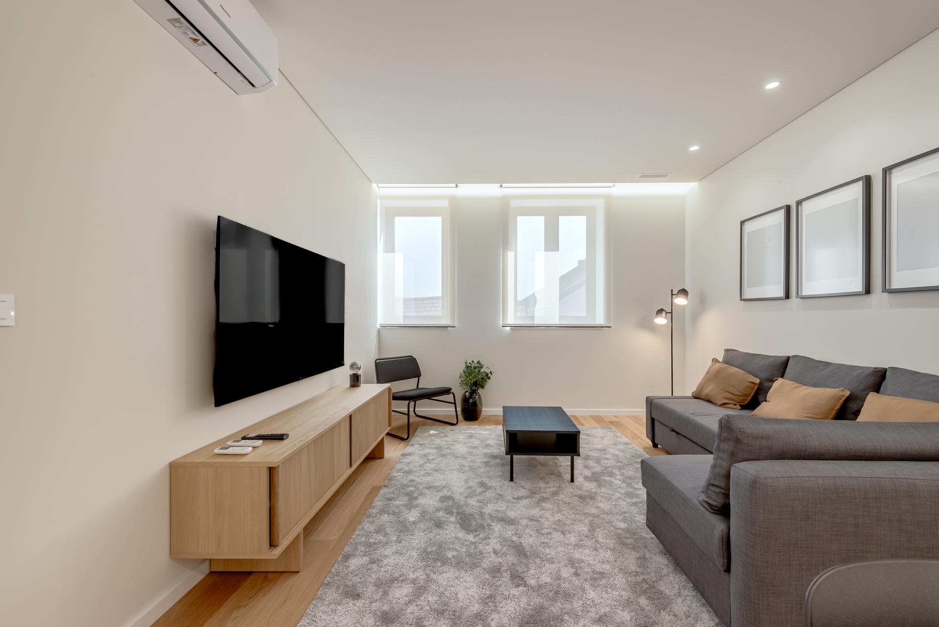 1-Bedroom Apartment in Matosinhos — photograph 3