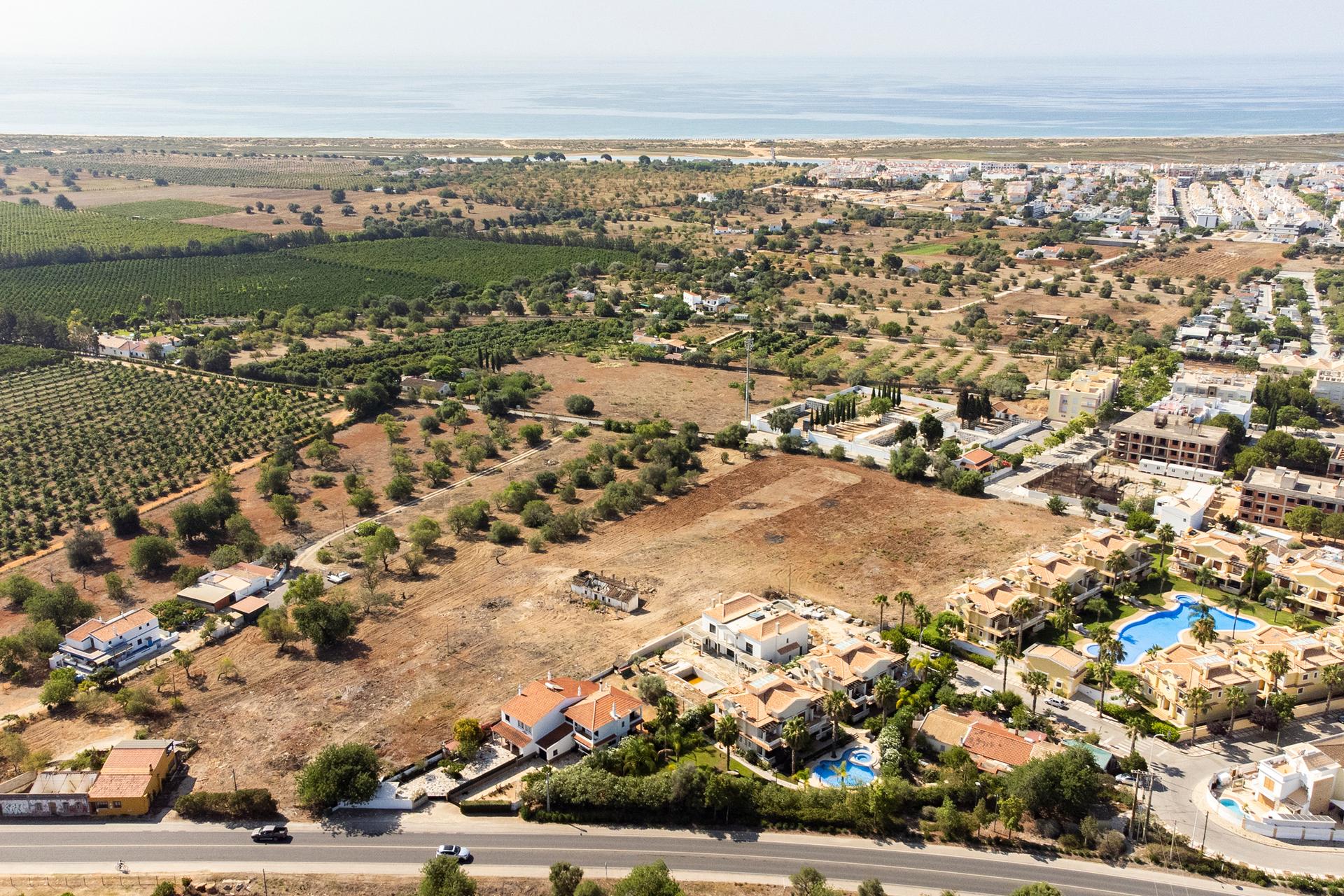 Land in Tavira — photograph 3