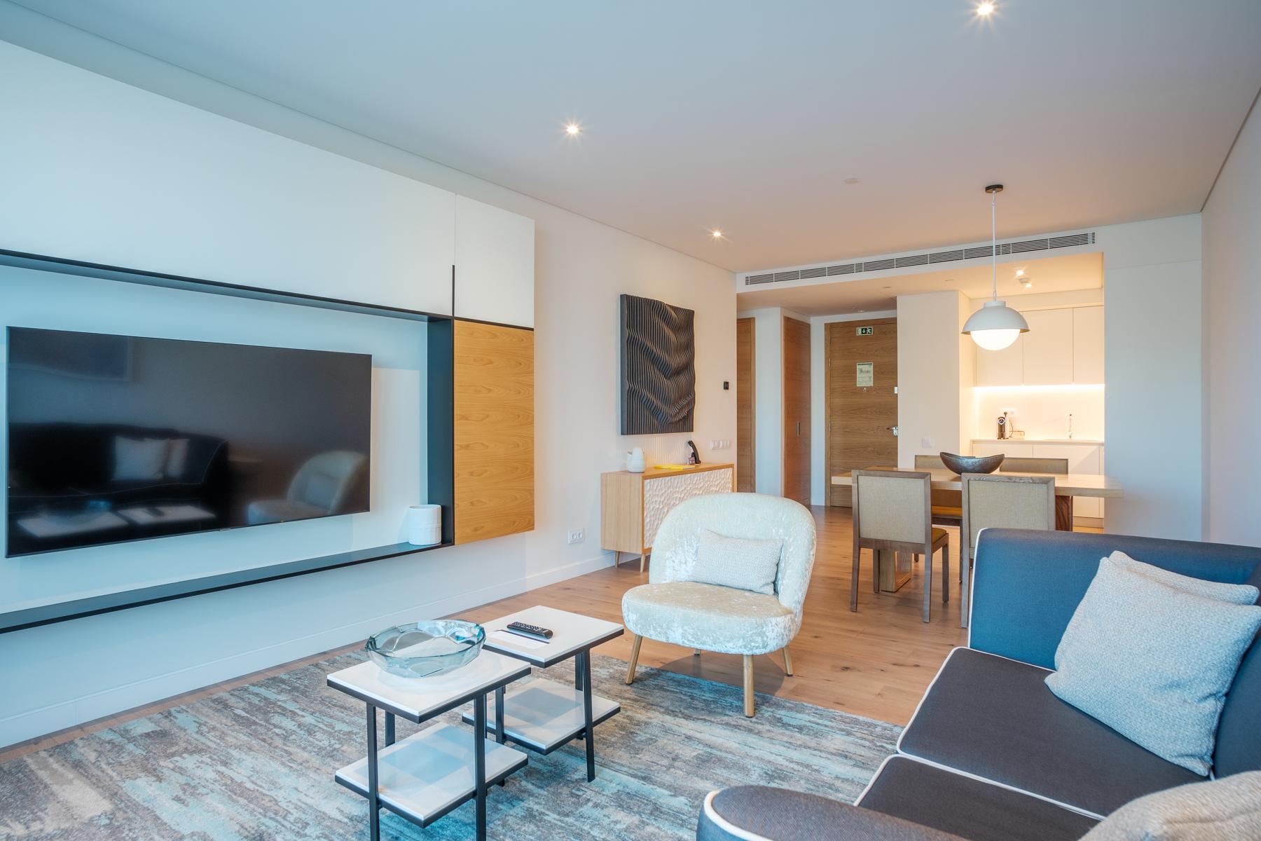 1-Bedroom Apartment in Junqueira, Lisboa — photograph 4