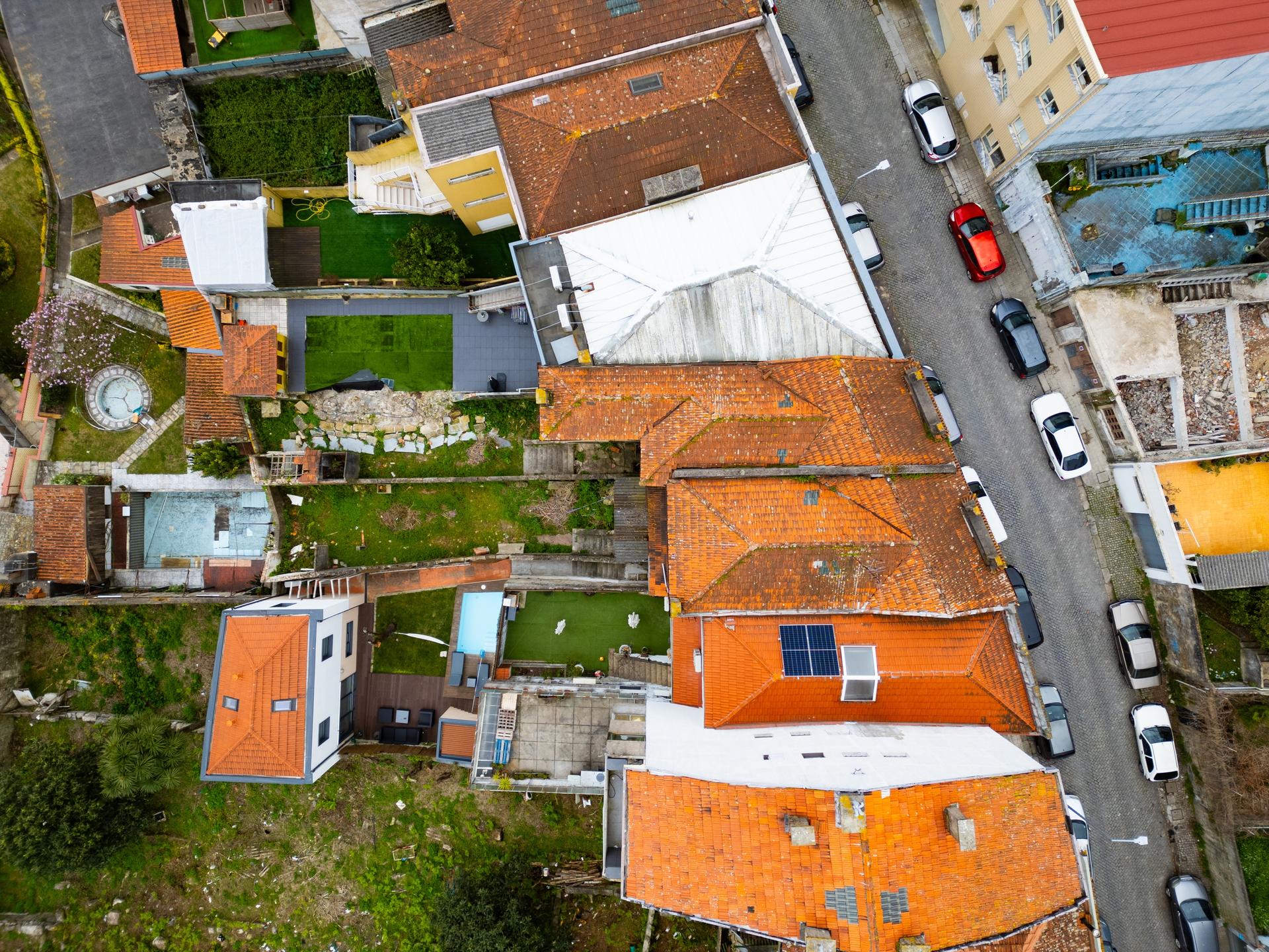 Building in Porto — photograph 4