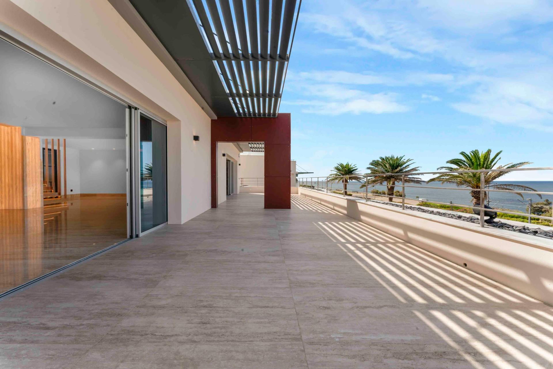 4-Bedroom Penthouse with Sea Views in Cascais — photograph 5
