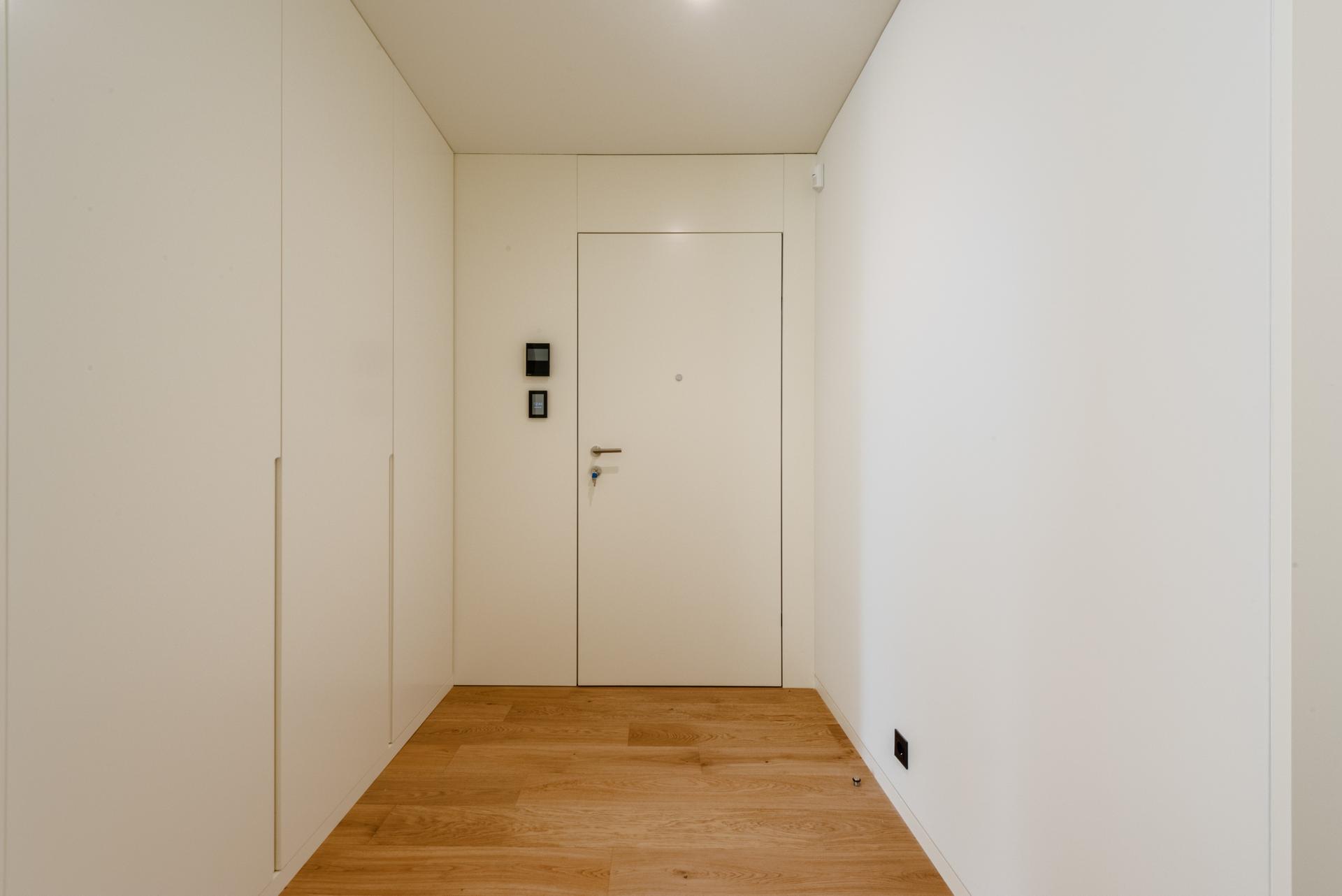 3-Bedroom Apartment with Garden in Porto — photograph 2