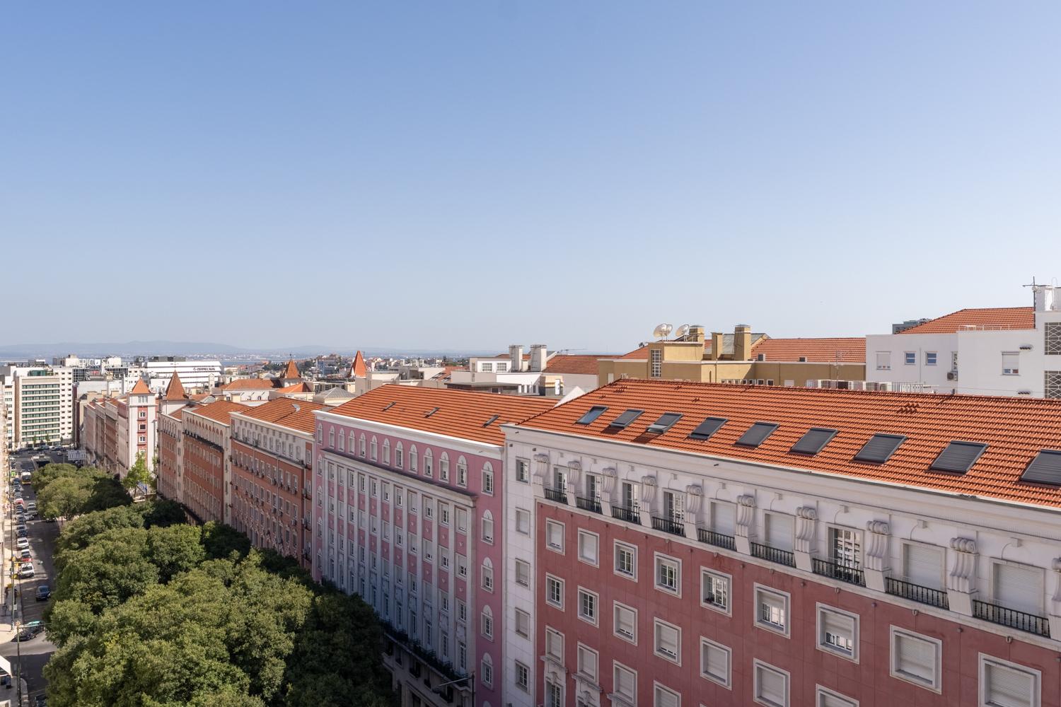 4-Bedroom Apartment with River Views in Lisboa — photograph 5