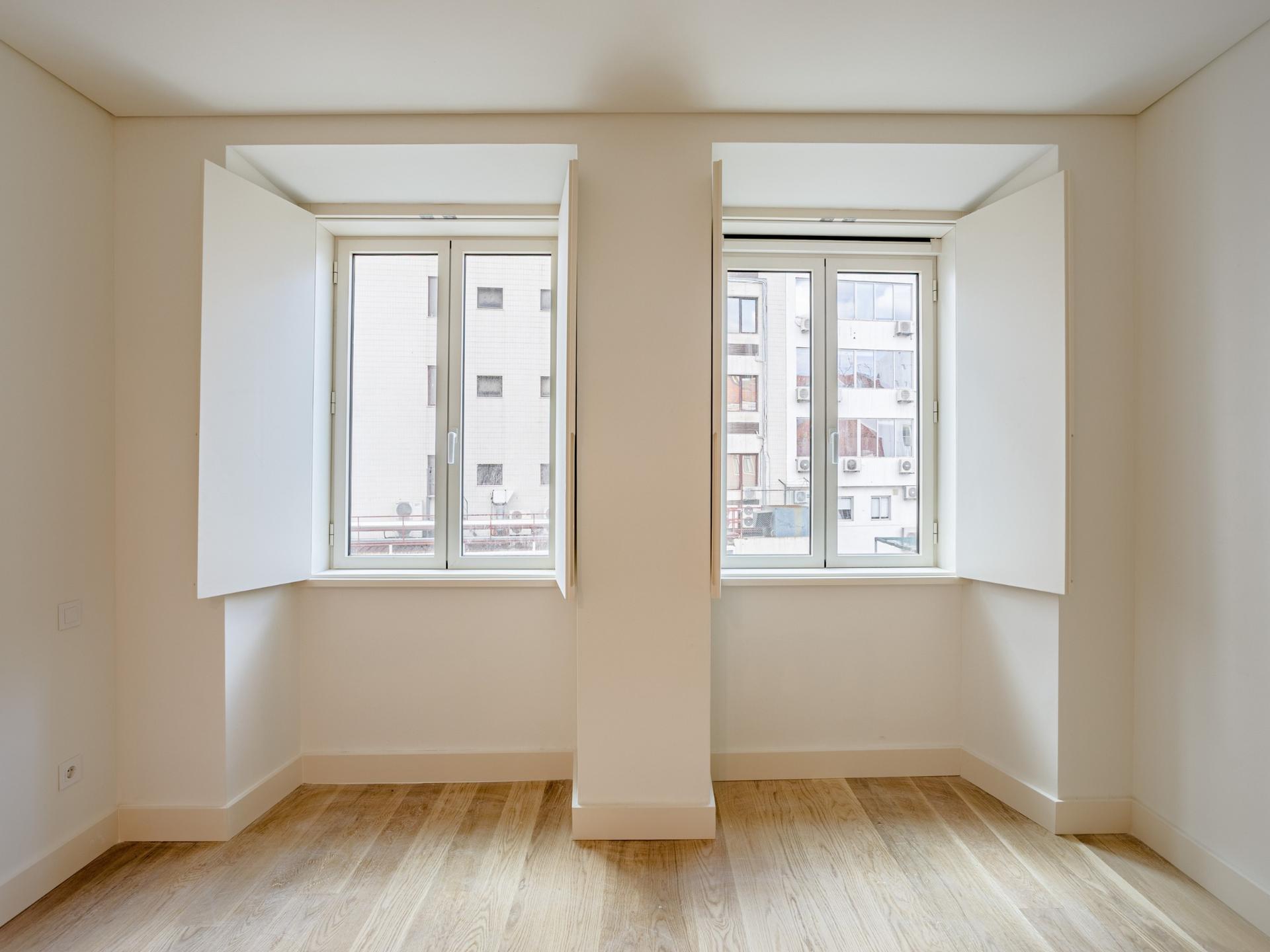 2-Bedroom Apartment in Santos, Lisboa — photograph 5