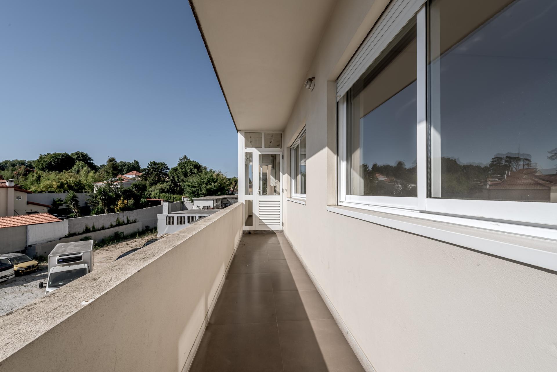 4-Bedroom Apartment in Porto — photograph 3