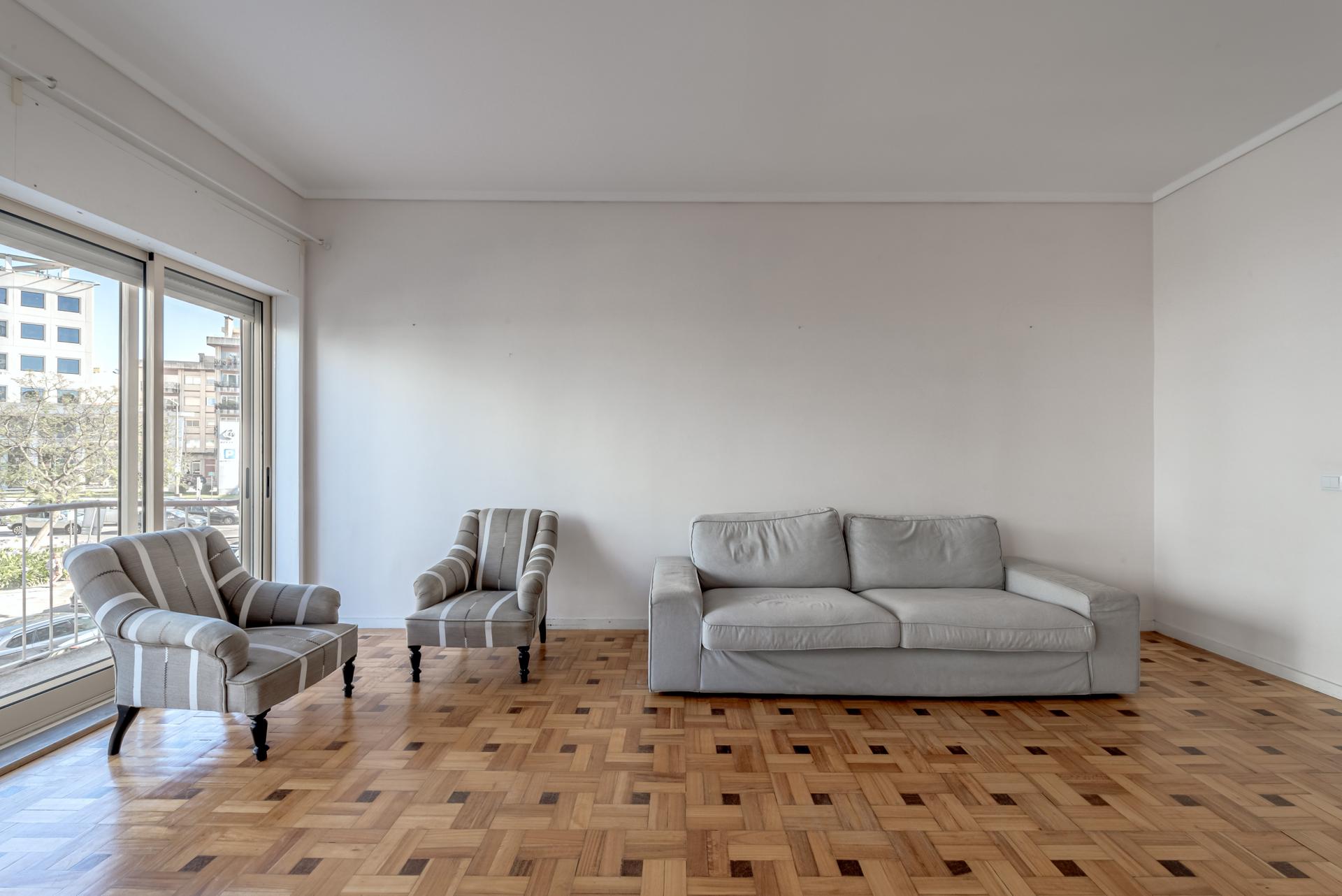 4-Bedroom Apartment in Porto — photograph 4
