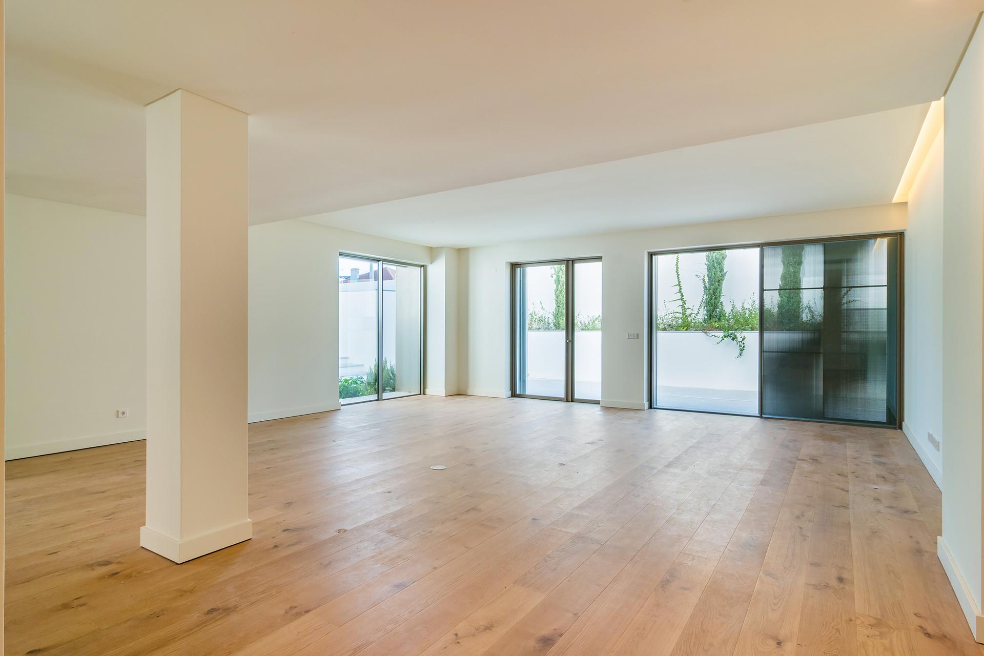 3-Bedroom Duplex with Garden in Cascais — photograph 3