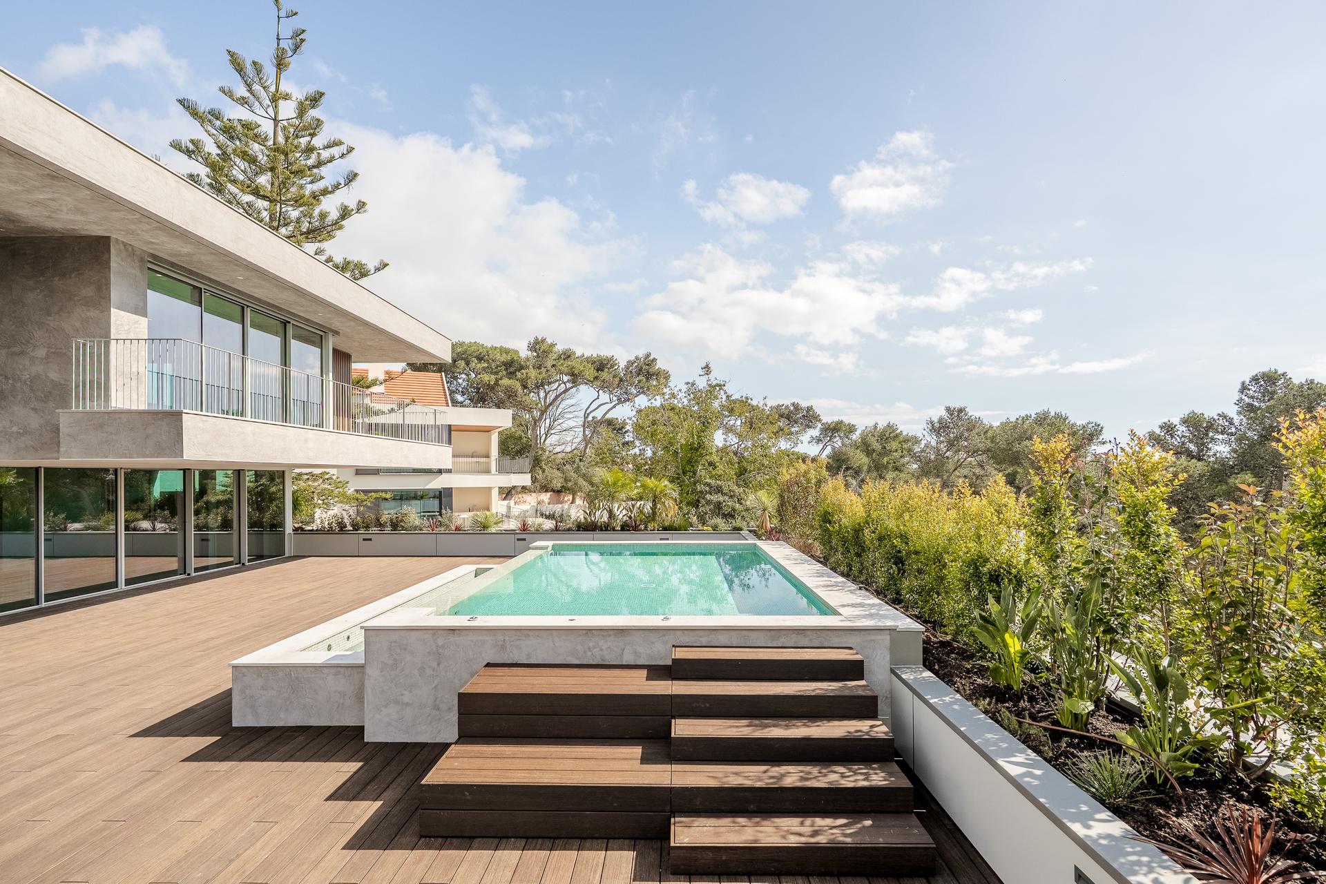 3-Bedroom House with Pool in Cascais — photograph 2