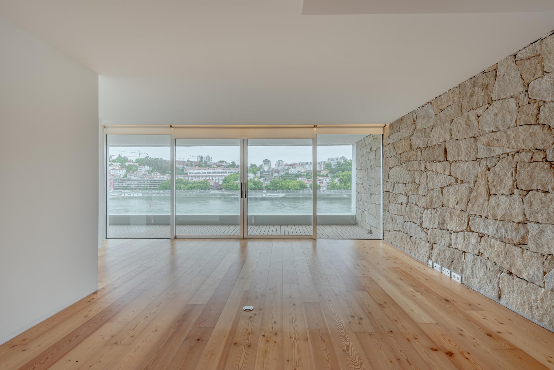 4-Bedroom Apartment in Vila Nova de Gaia — photograph 2