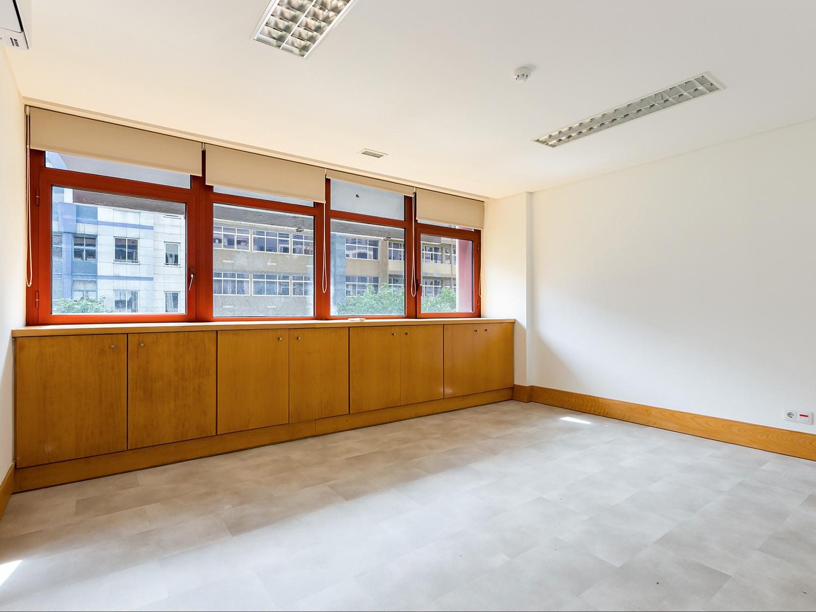 Office / Practice in Lisboa — photograph 4