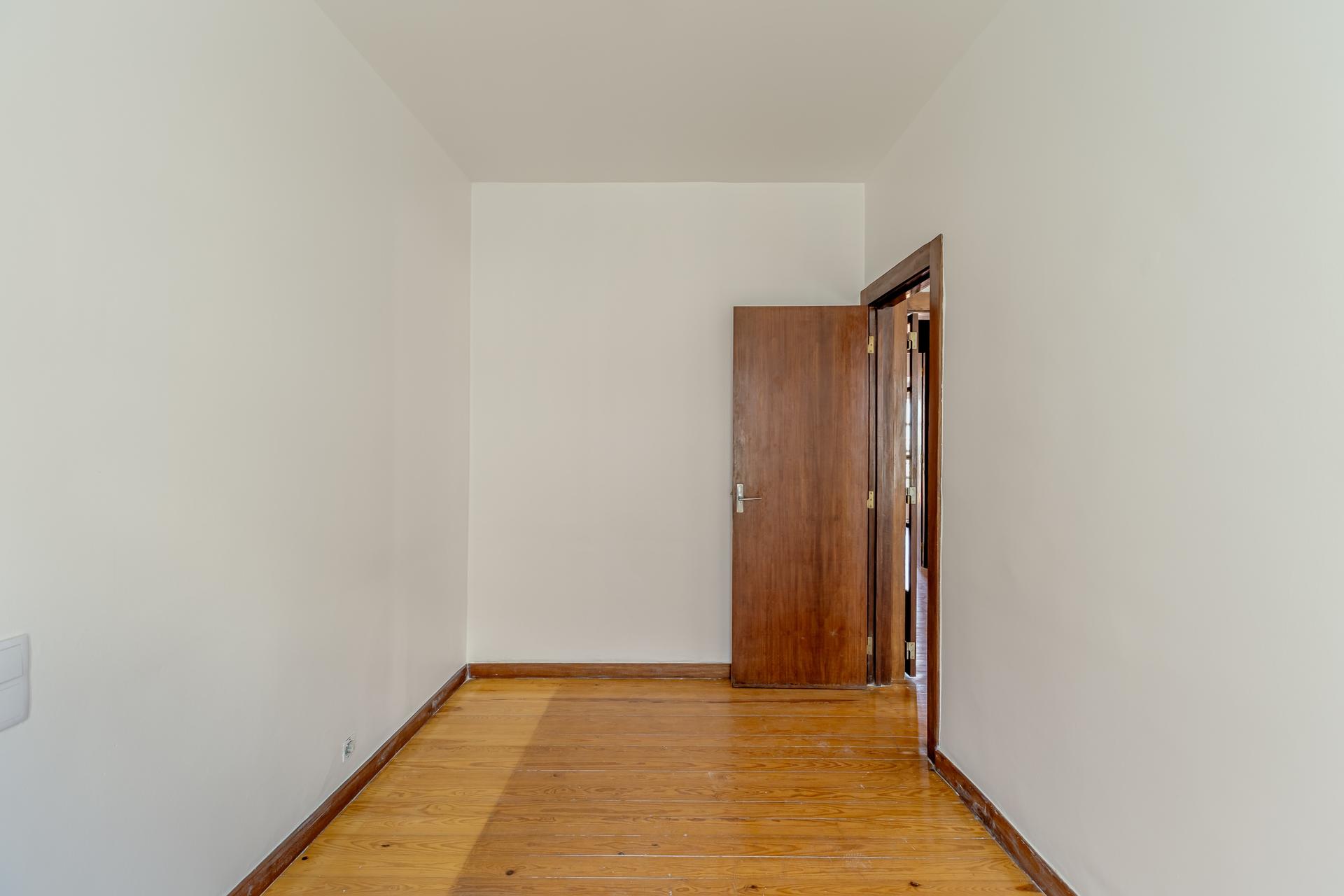 2-Bedroom Apartment in Príncipe Real, Lisboa — photograph 3