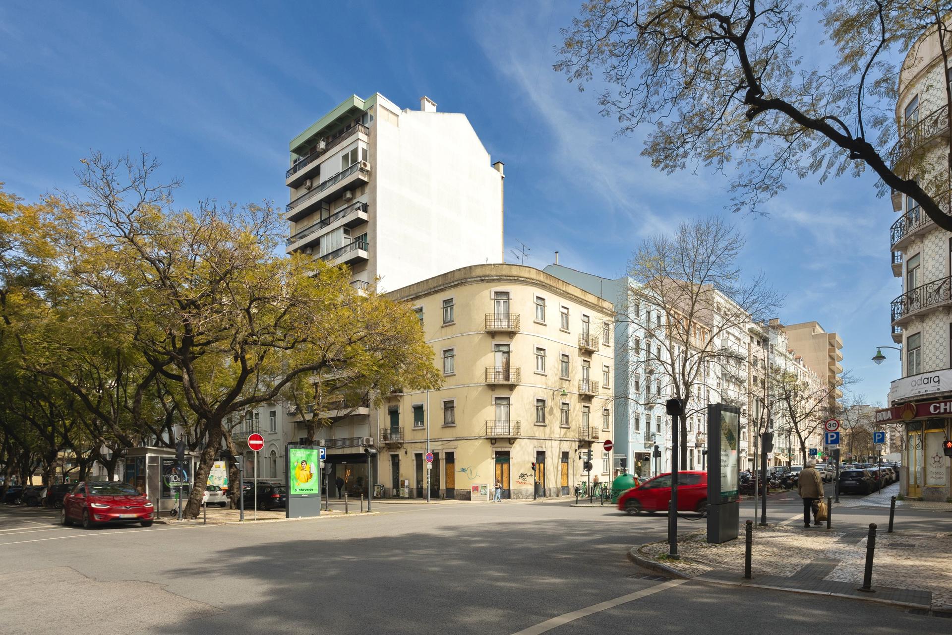 Building in Avenidas Novas, Lisboa — photograph 4