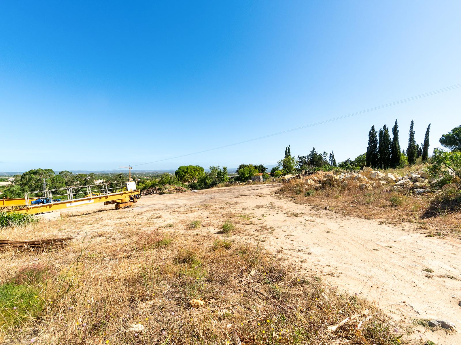 Land in Lagos — photograph 2