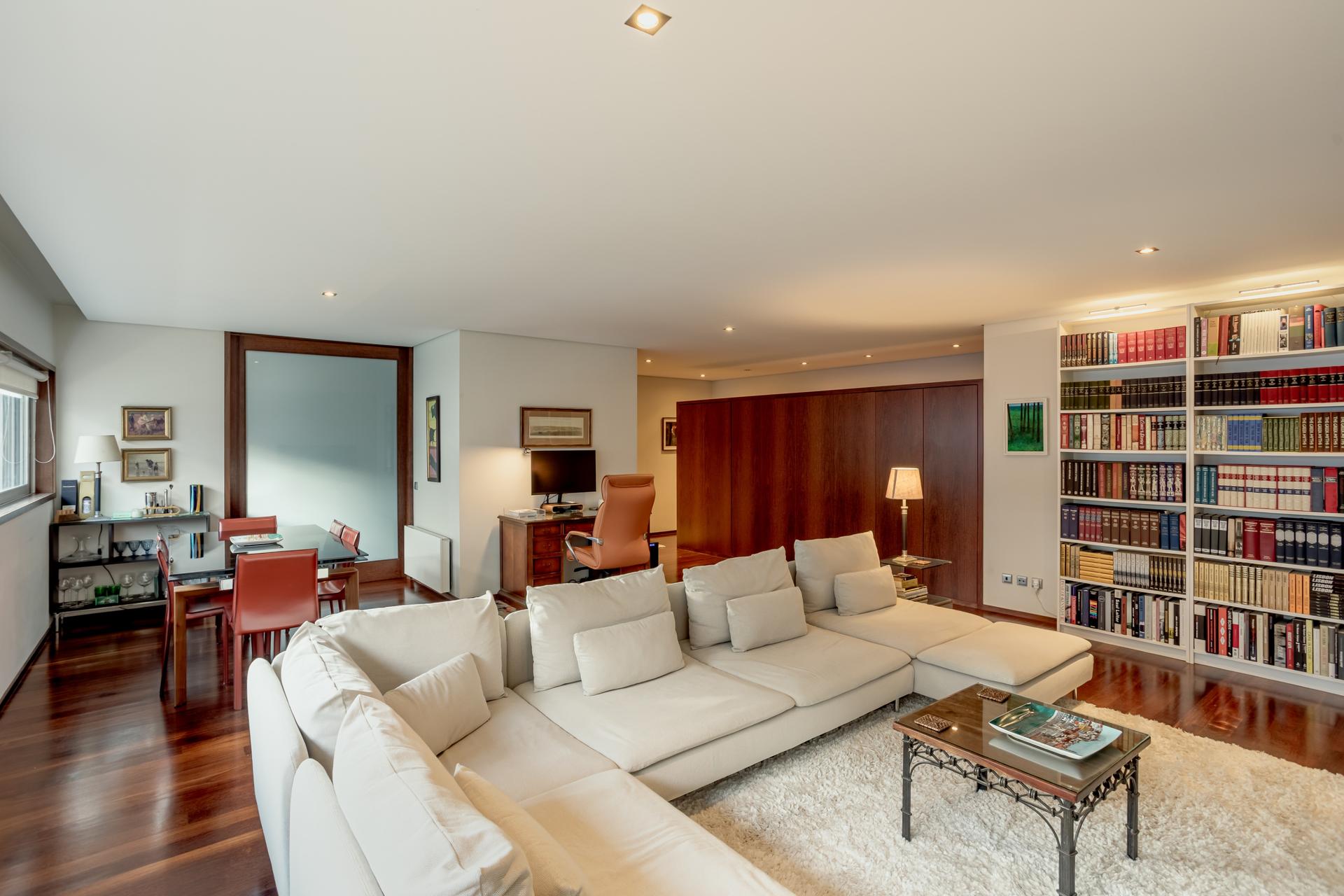3-Bedroom Apartment in Boavista, Porto — photograph 5