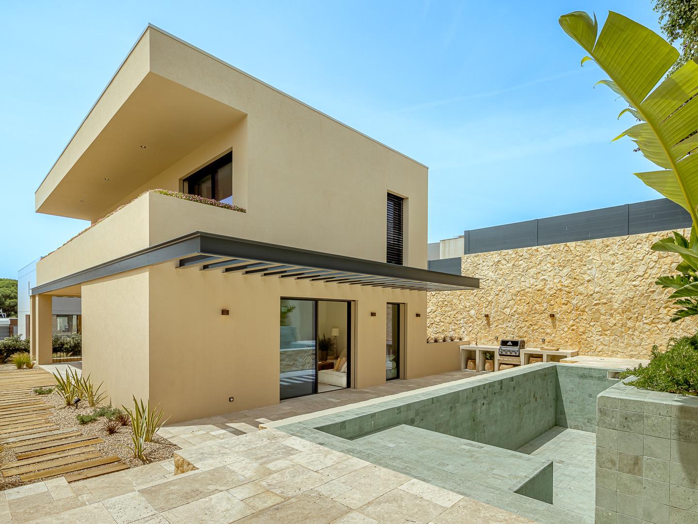 3-Bedroom House with Pool in Cascais — photograph 4