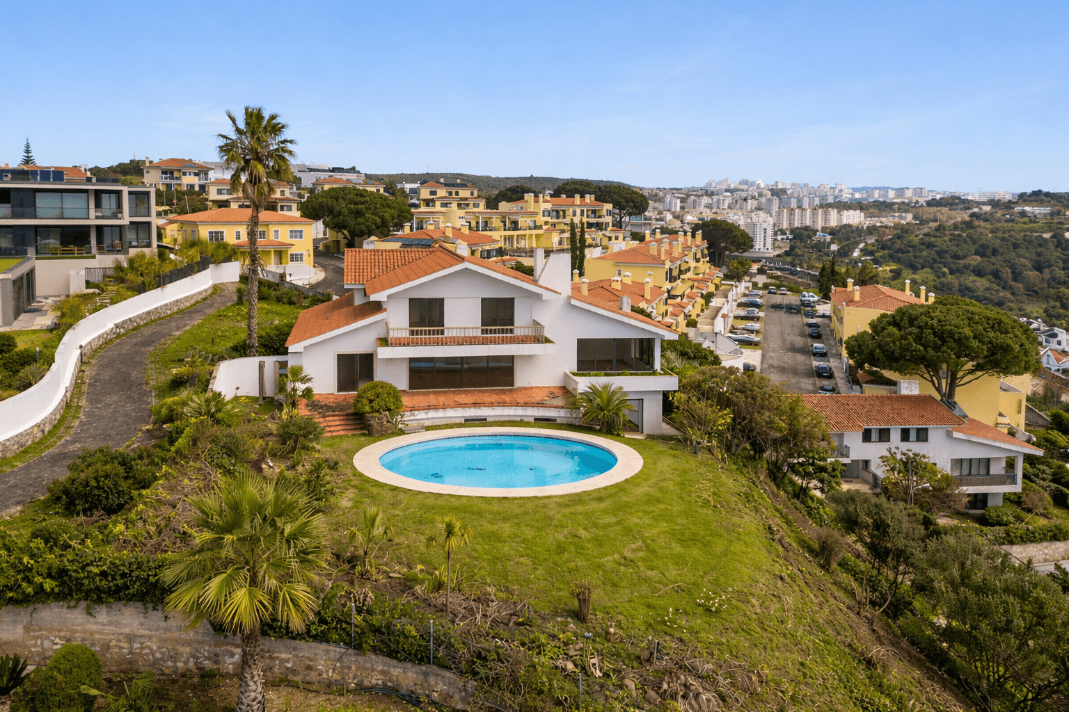 6-Bedroom House in Oeiras — photograph 2