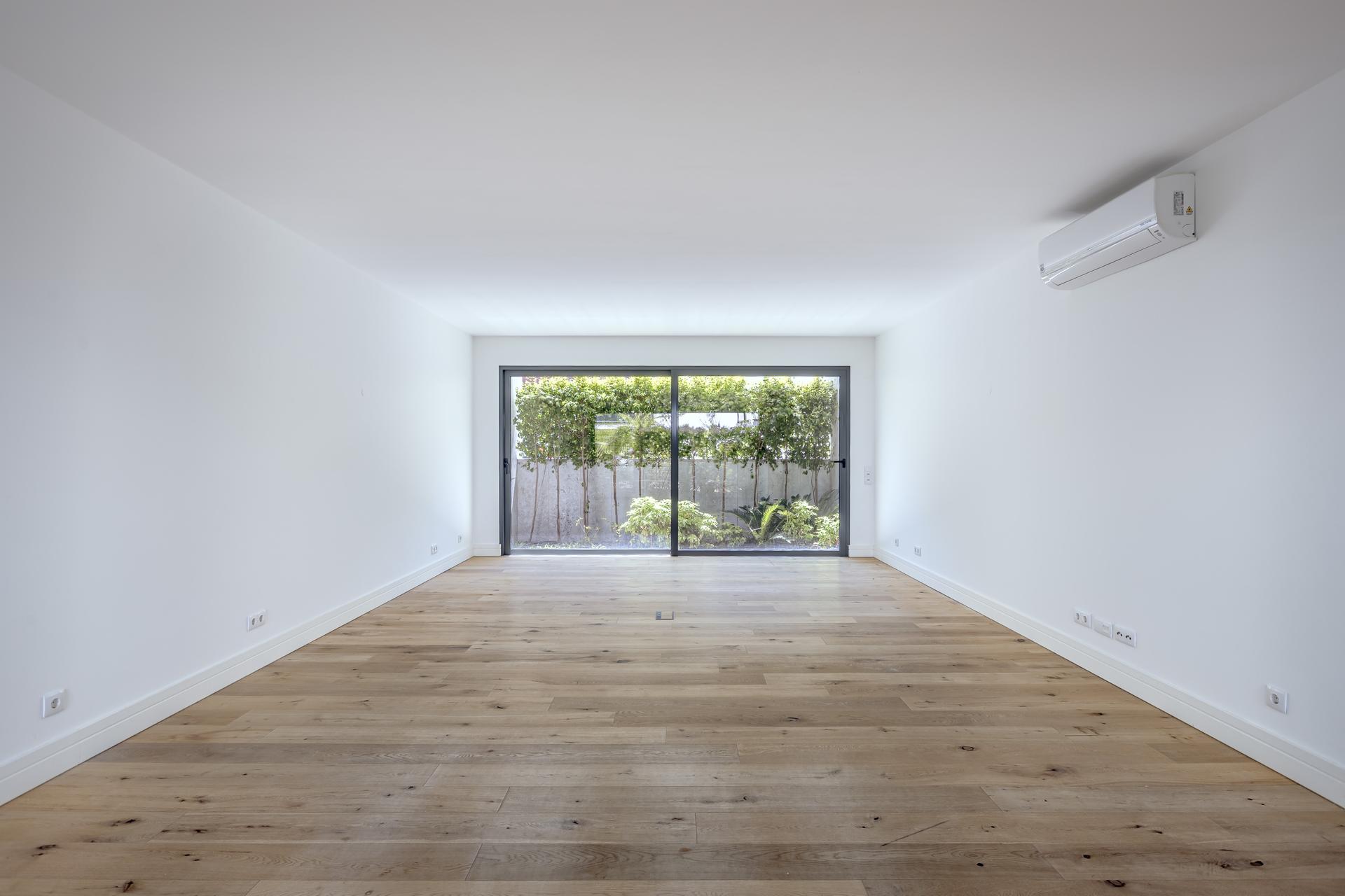 4-Bedroom Apartment with Garden in Cascais — photograph 2