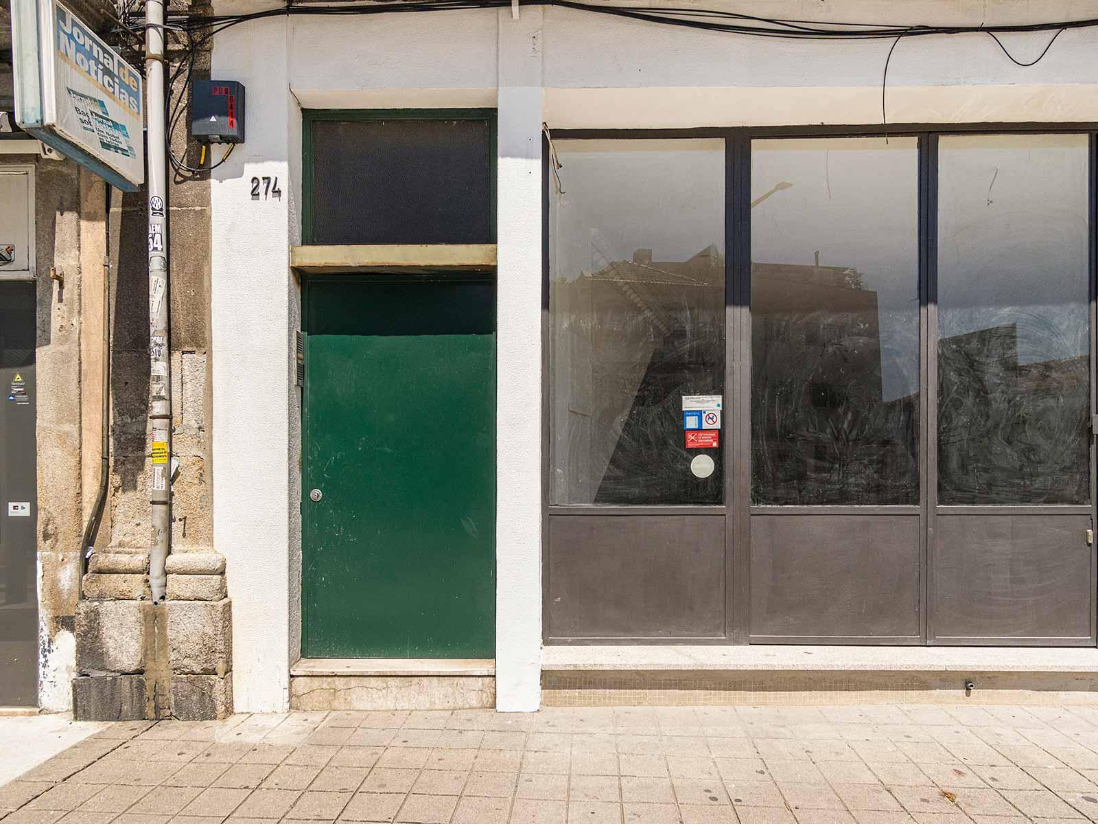 Building in Porto — photograph 5
