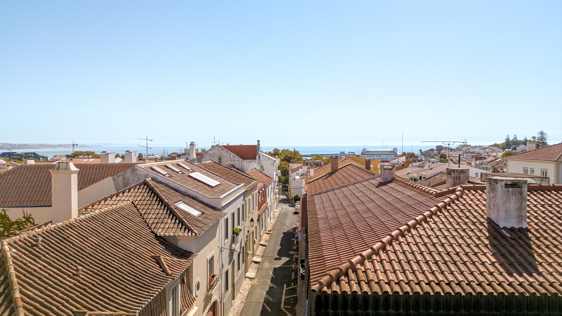 3-Bedroom Apartment with Sea Views in Cascais — photograph 5