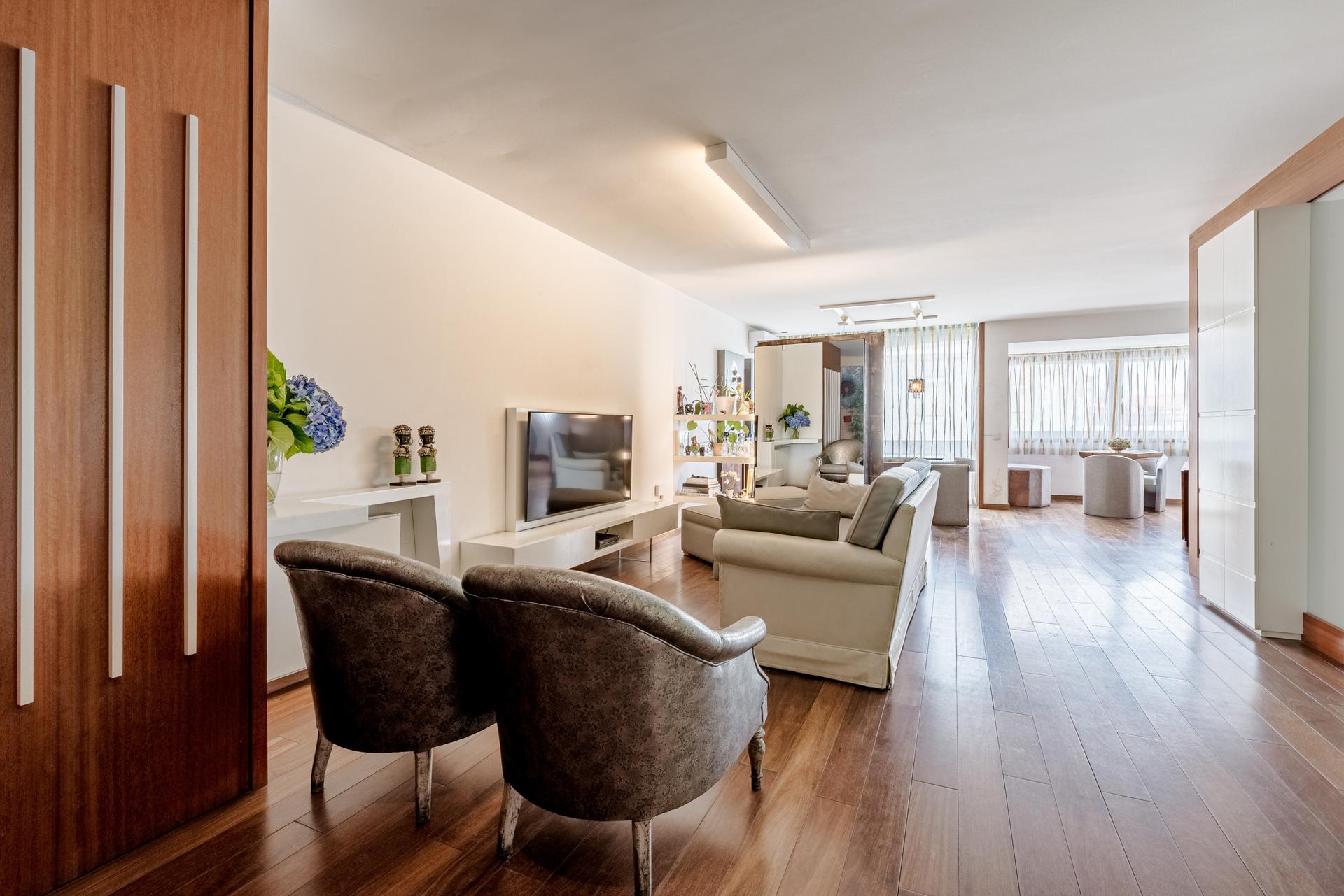 3-Bedroom Apartment in Lordelo do Ouro, Porto — photograph 2