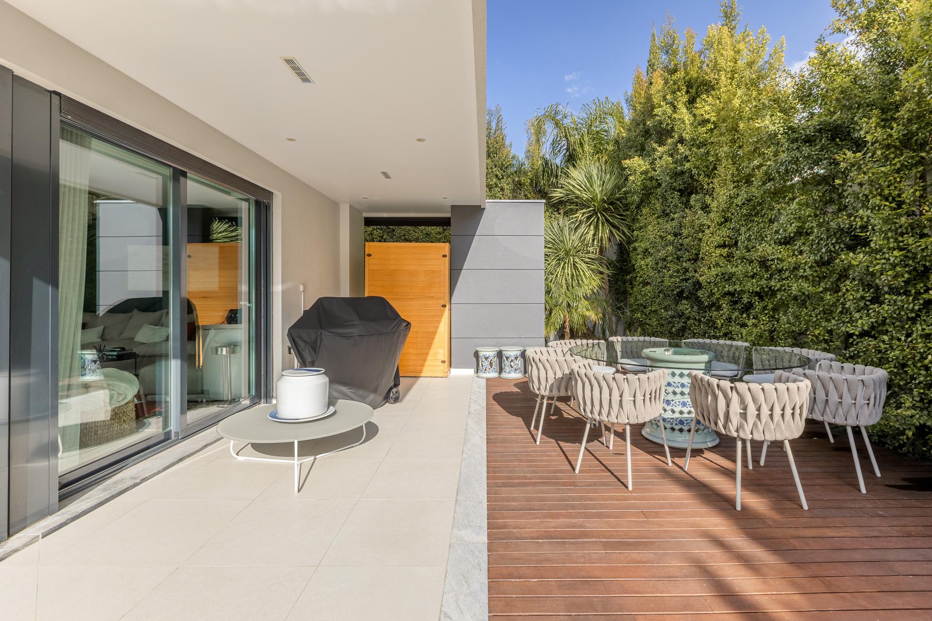4-Bedroom House with Pool in Cascais — photograph 3