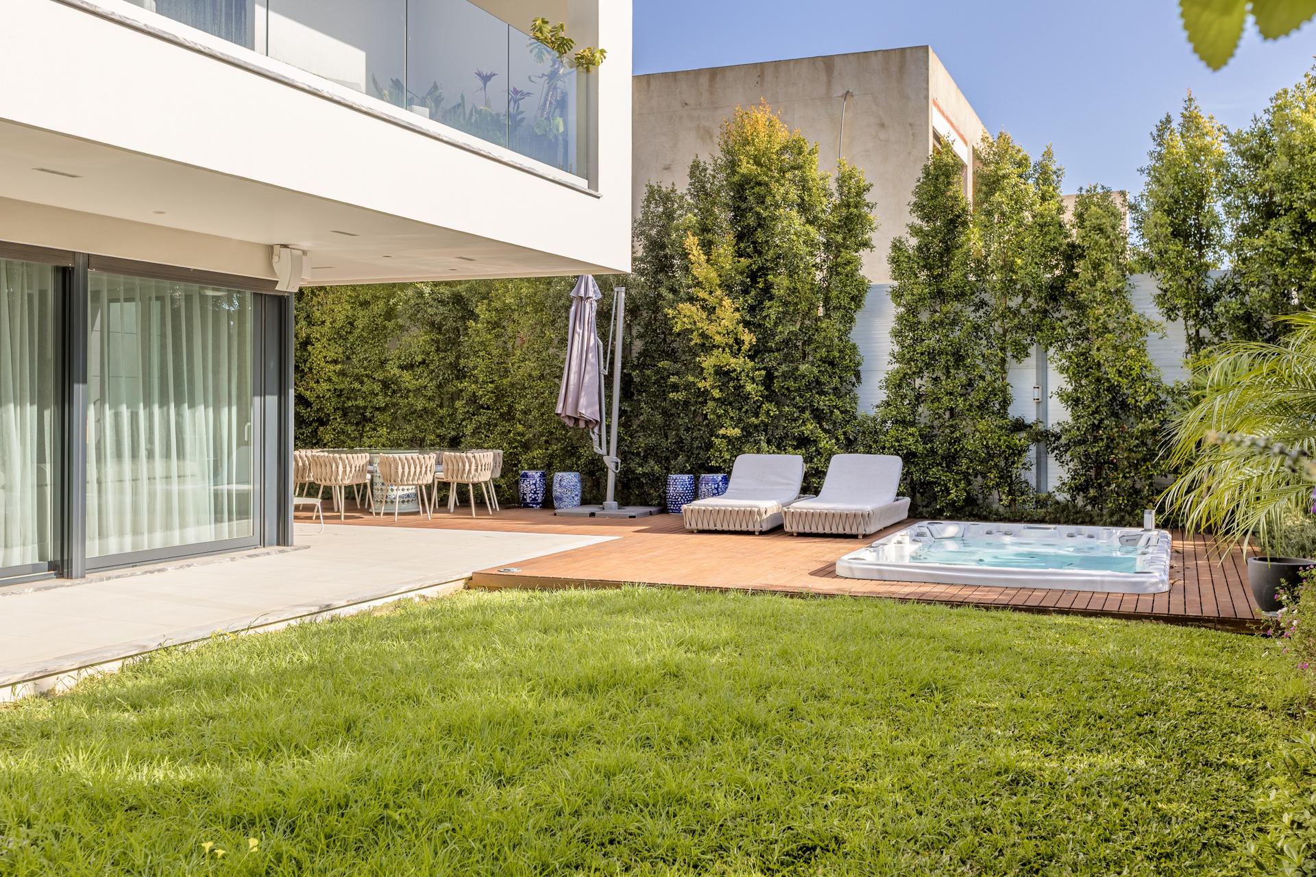 4-Bedroom House with Pool in Cascais — photograph 4