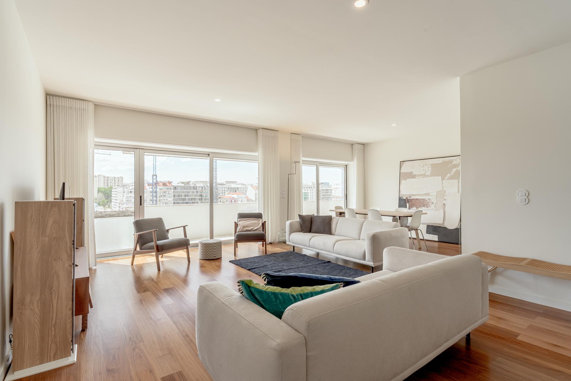3-Bedroom Apartment in Lisboa — photograph 2