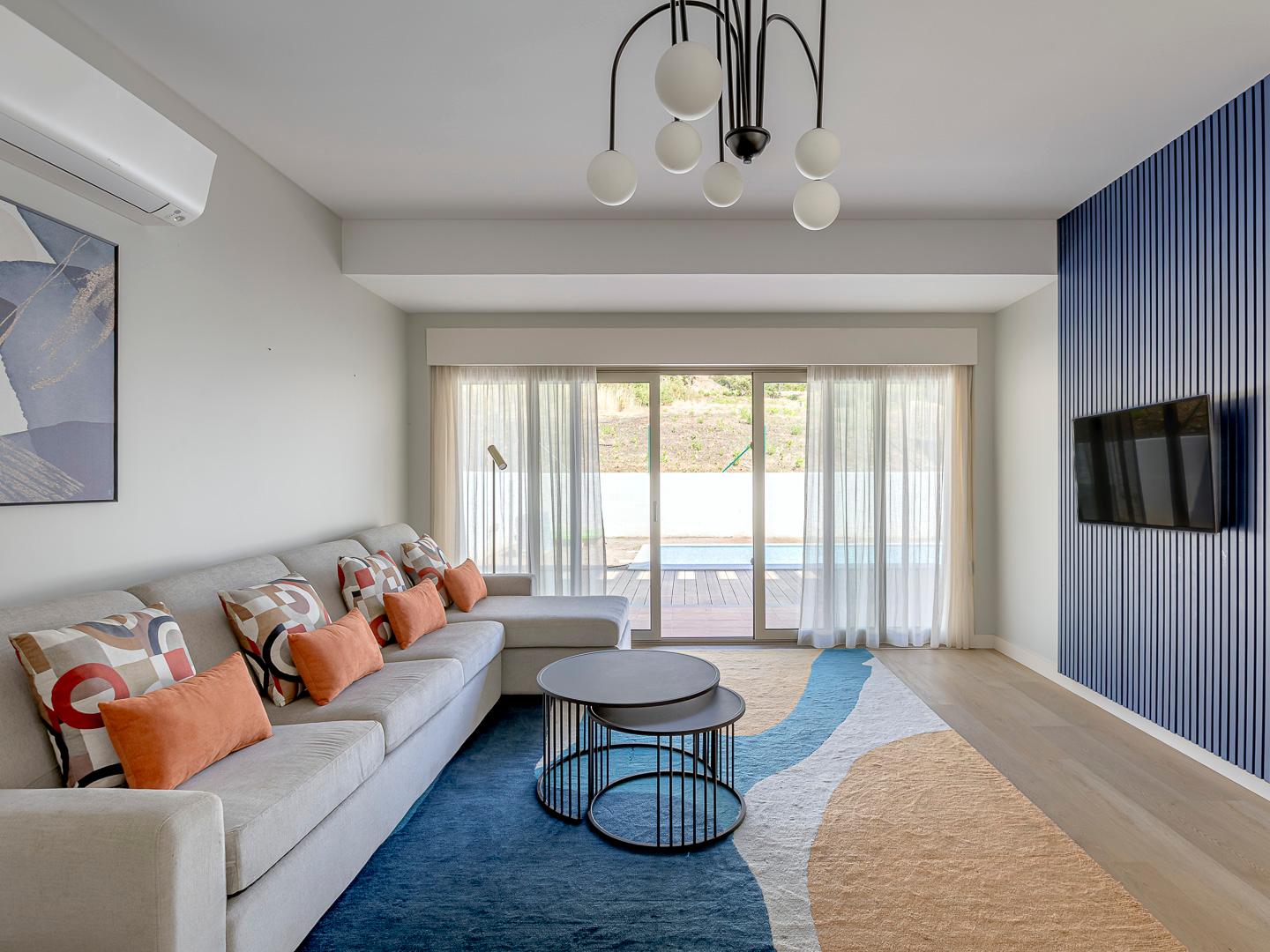 3-Bedroom House in Loures — photograph 4