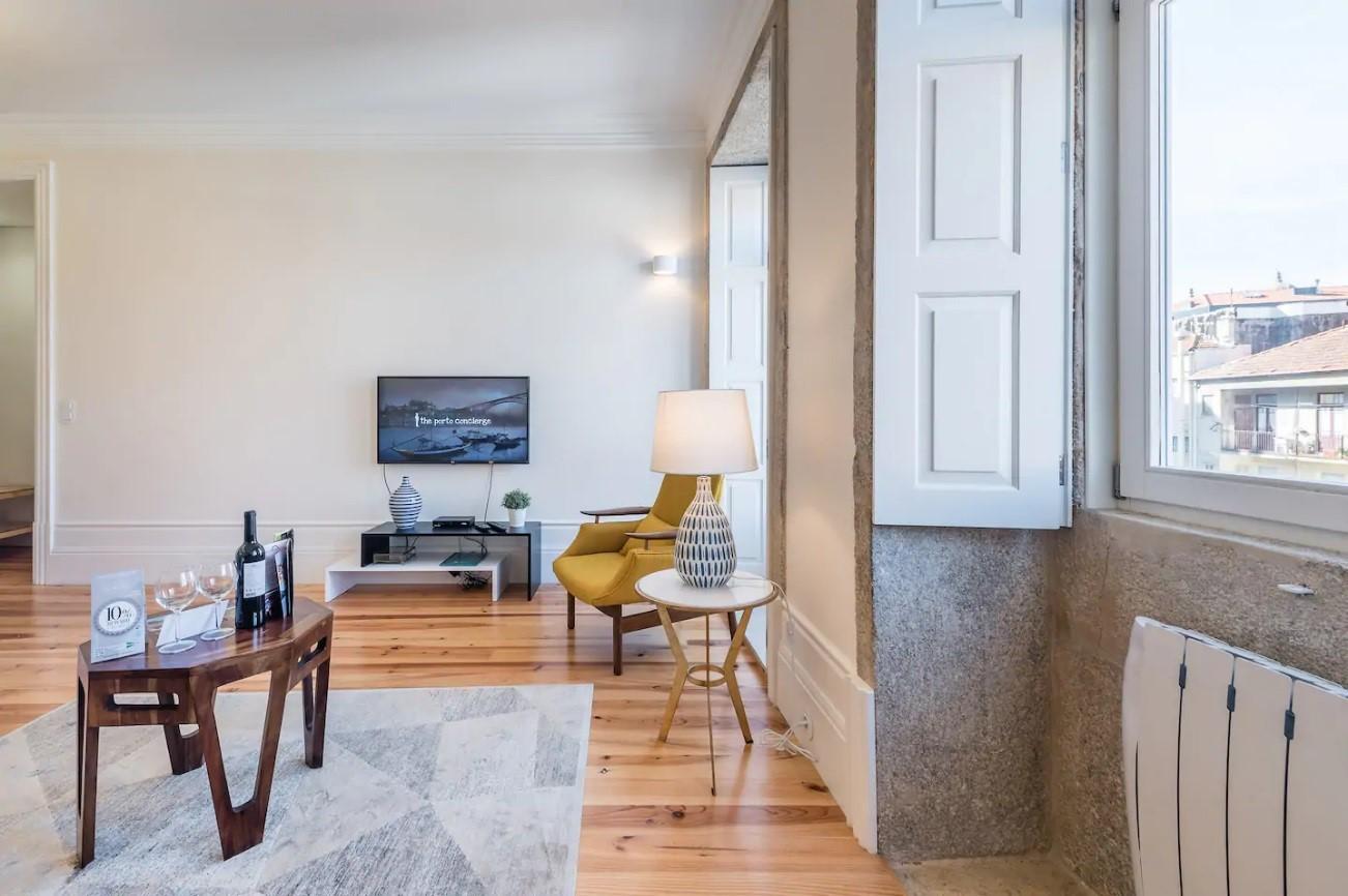 1-Bedroom Apartment with Garden in Porto — photograph 4
