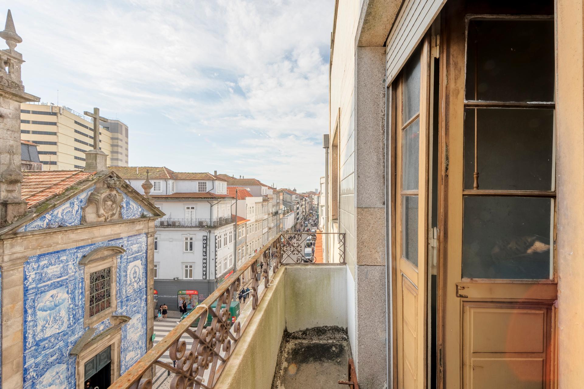 4-Bedroom Apartment in Porto — photograph 3