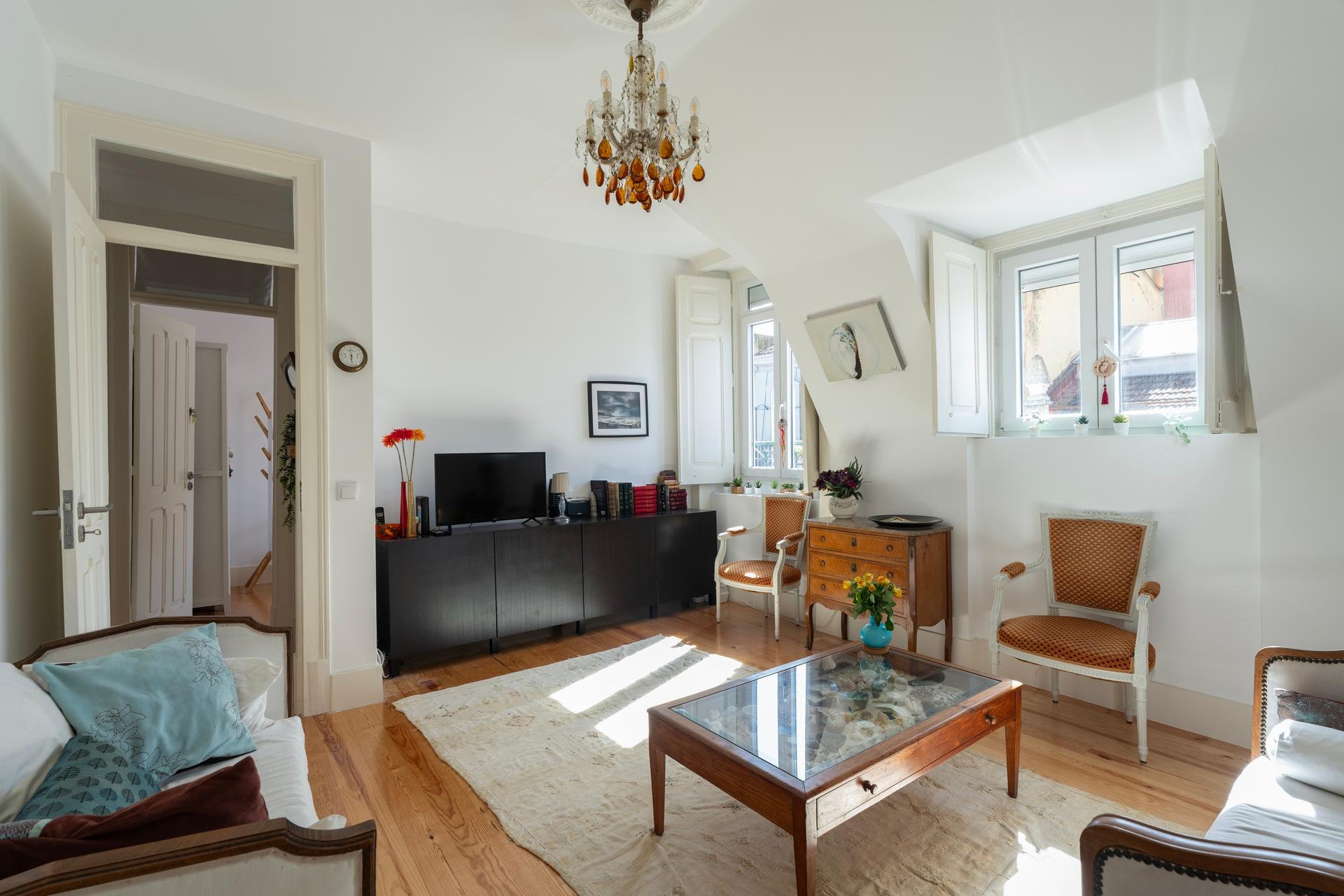 2-Bedroom Apartment in Bairro dos Atores, Lisboa — photograph 2