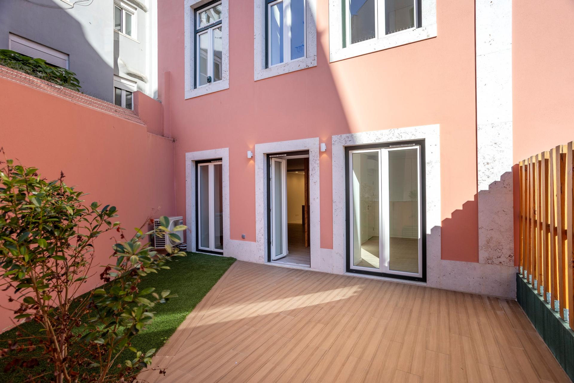 1-Bedroom Apartment in Campolide, Lisboa — photograph 2