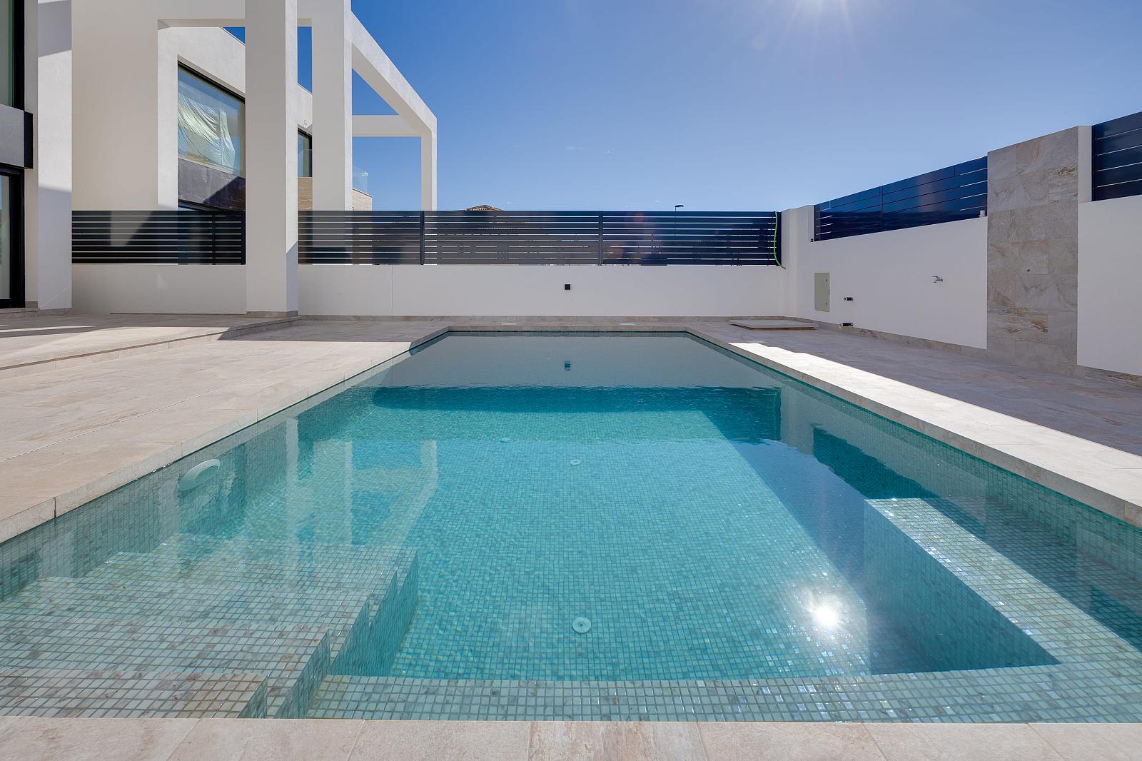 Apartments in Torrevieja Centro, Torrevieja — photograph 4